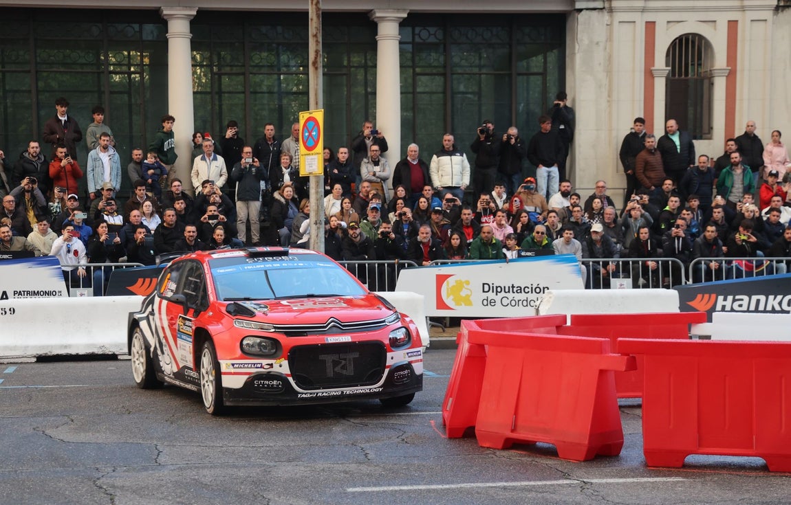 El espectacular tramo urbano del Rally Sierra Morena, en imágenes