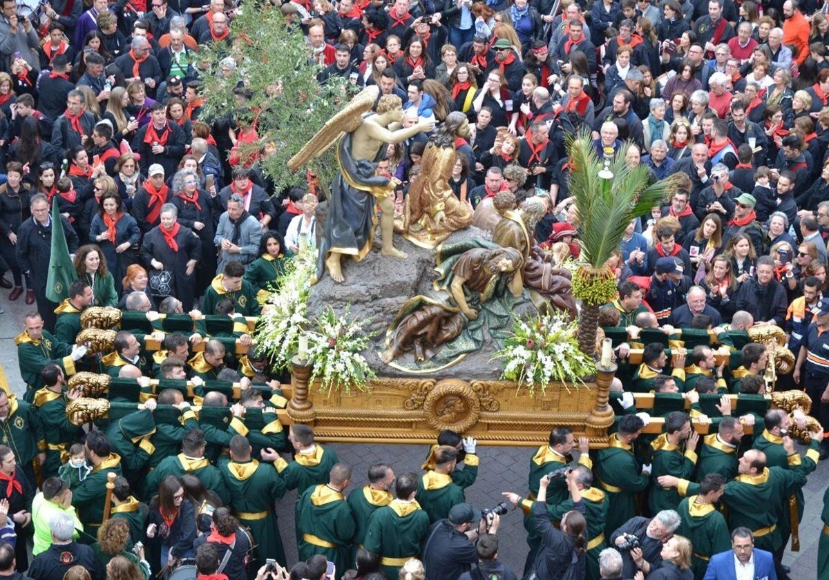 En la imagen de archivo, una de las procesiones que se celebran en Hellín (Albacete)