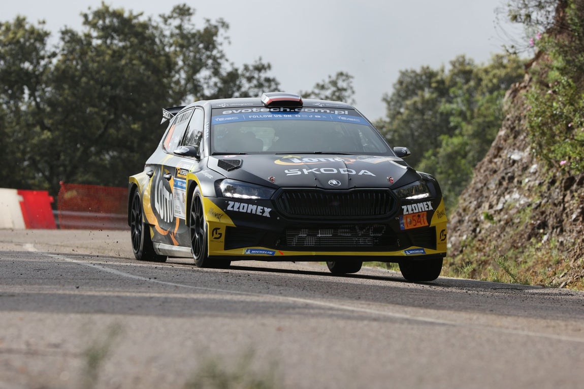 El trepidante Rally en su recorrido por Sierra Morena de Córdoba, en imágenes