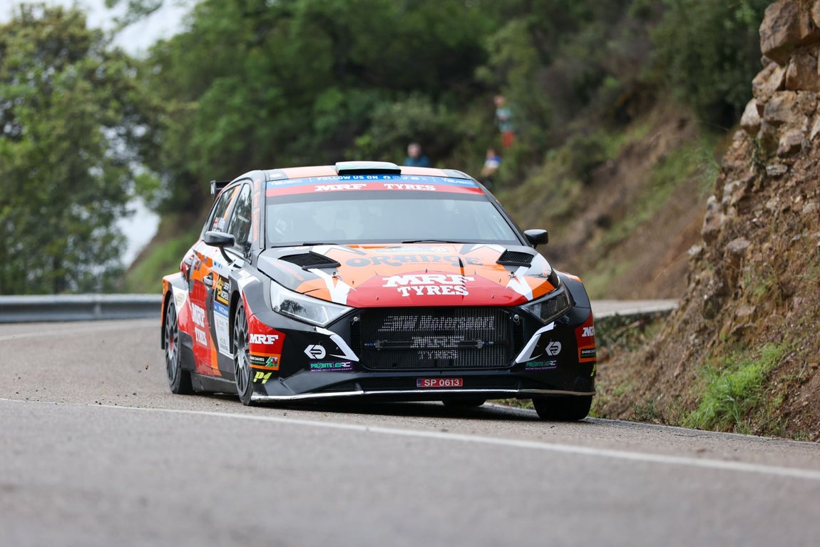 El trepidante Rally en su recorrido por Sierra Morena de Córdoba, en imágenes