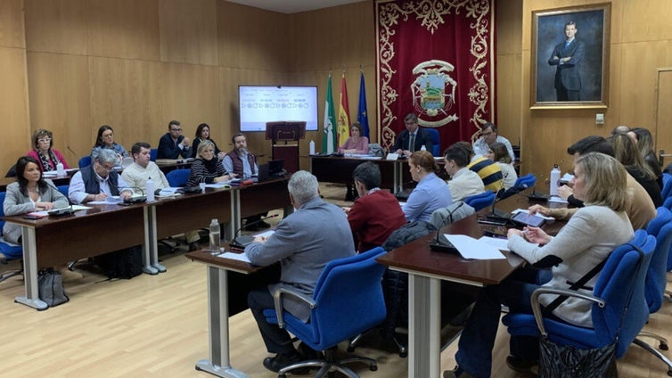 IU estudia la moción de censura en Puente Genil pero frena la prisa del PSOE: «Ni nos hemos planteado plazos»