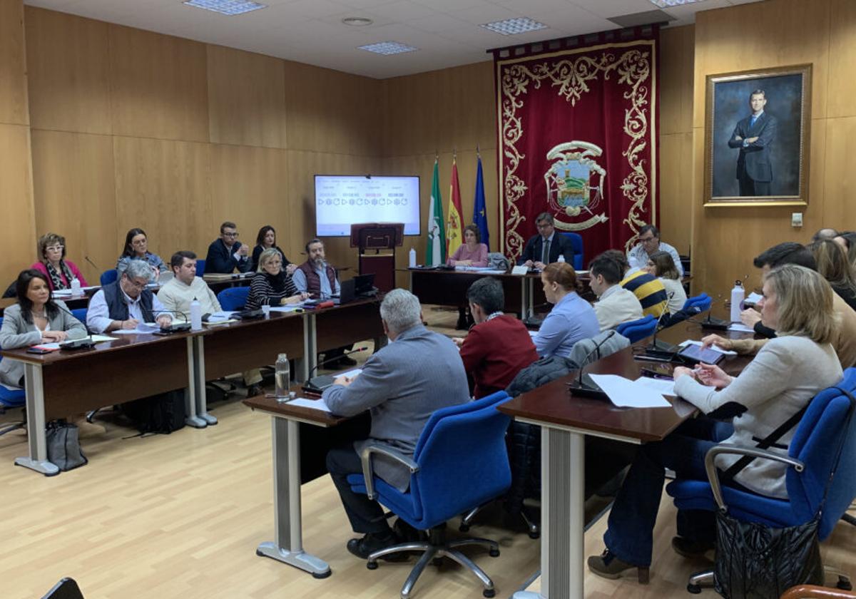 Imagen de un Pleno del Ayuntamiento de Puente Genil
