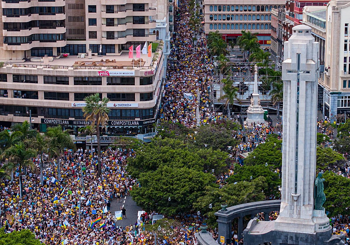 Imagen aérea del 20A en Santa Cruz de Tenerife