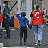 Un grupo de trabajo interministerial coordinará la derivación de menores migrantes desde Canarias