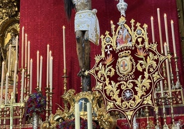 Aves del paraíso y símbolos en oro y plata para el estandarte de juventud del Cristo de Gracia
