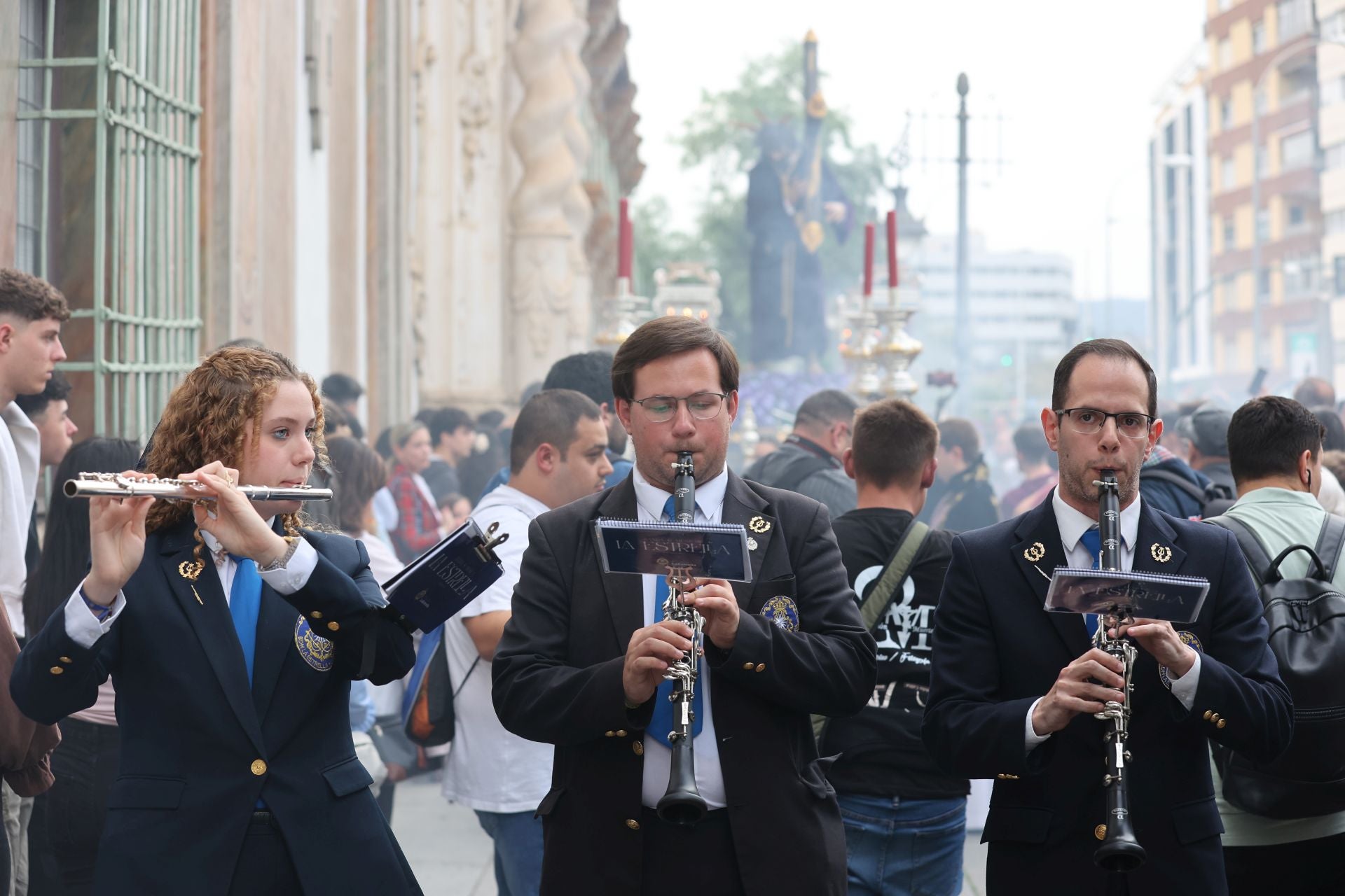 El solemne vía crucis del Soberano Poder por las calles de Córdoba, en imágenes