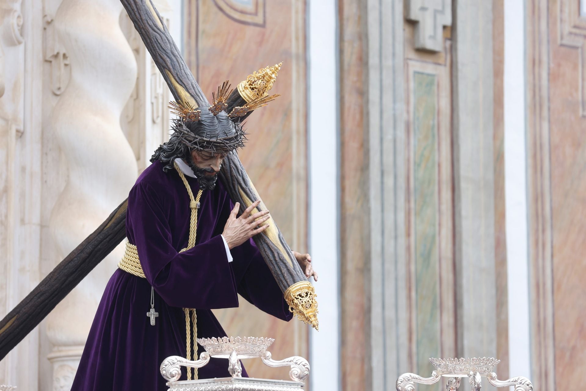 El solemne vía crucis del Soberano Poder por las calles de Córdoba, en imágenes