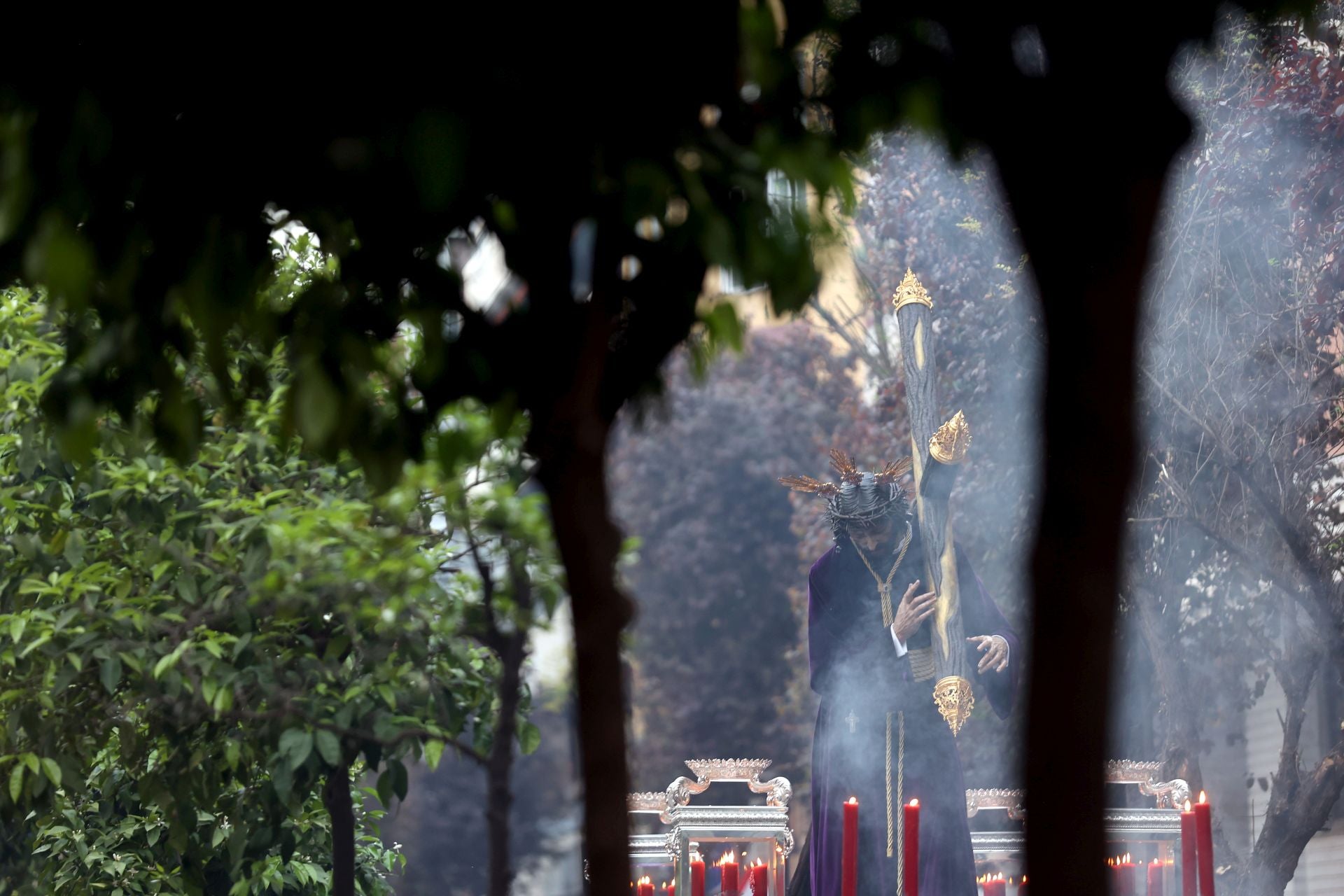 El solemne vía crucis del Soberano Poder por las calles de Córdoba, en imágenes
