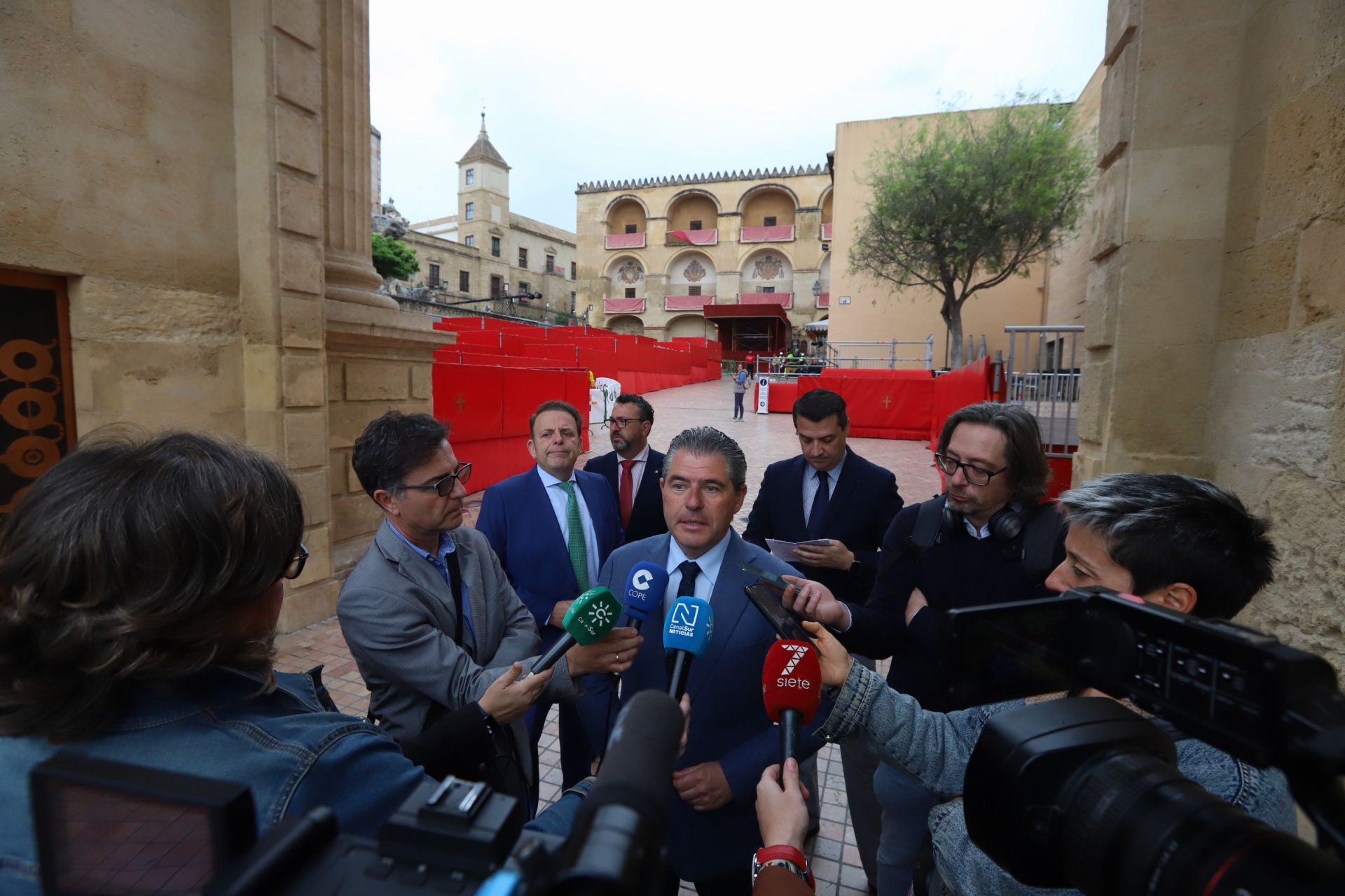 En imágenes, el montaje final de la carrera oficial de la Semana Santa de Córdoba 2025