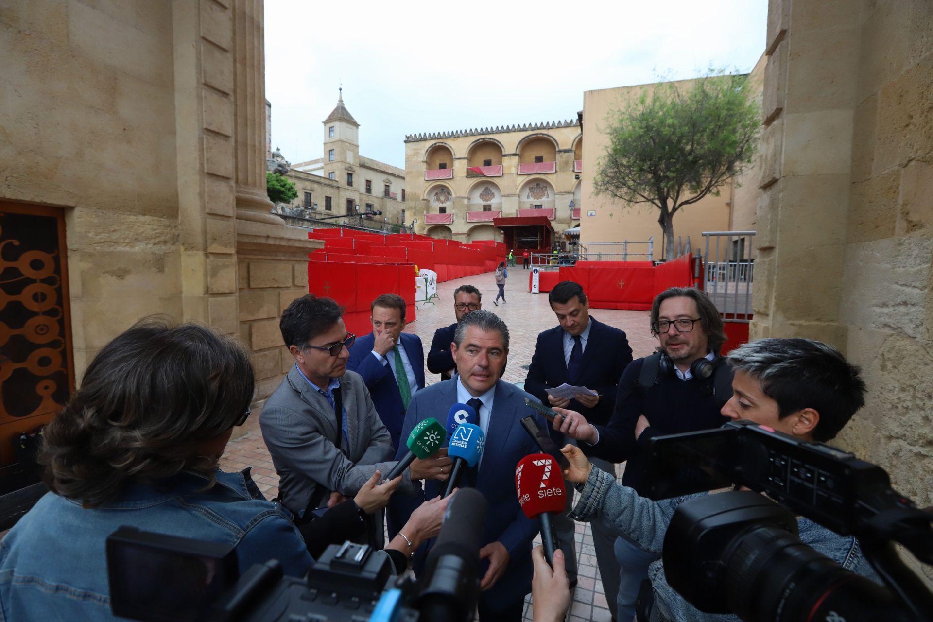 En imágenes, el montaje final de la carrera oficial de la Semana Santa de Córdoba 2025