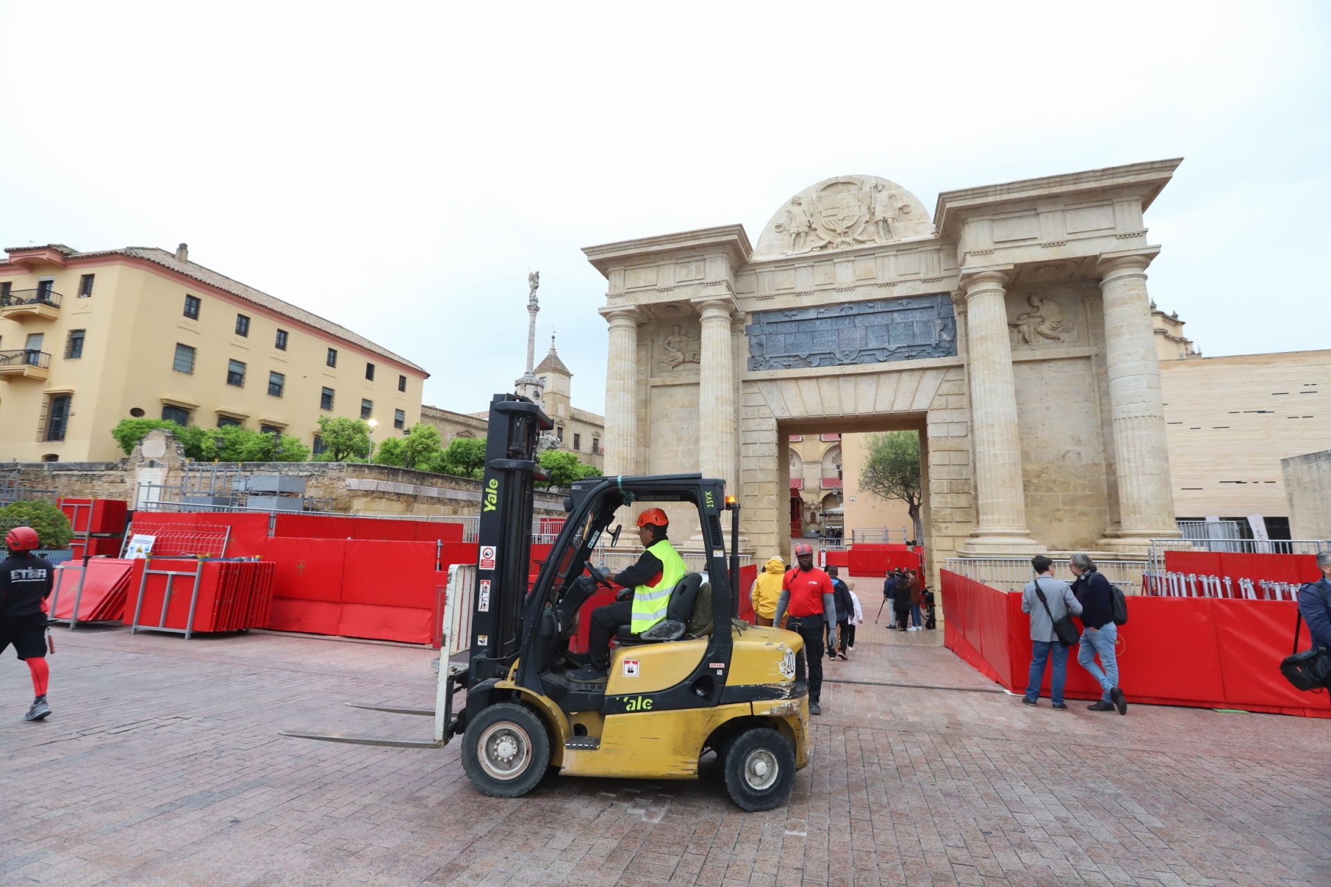 En imágenes, el montaje final de la carrera oficial de la Semana Santa de Córdoba 2025