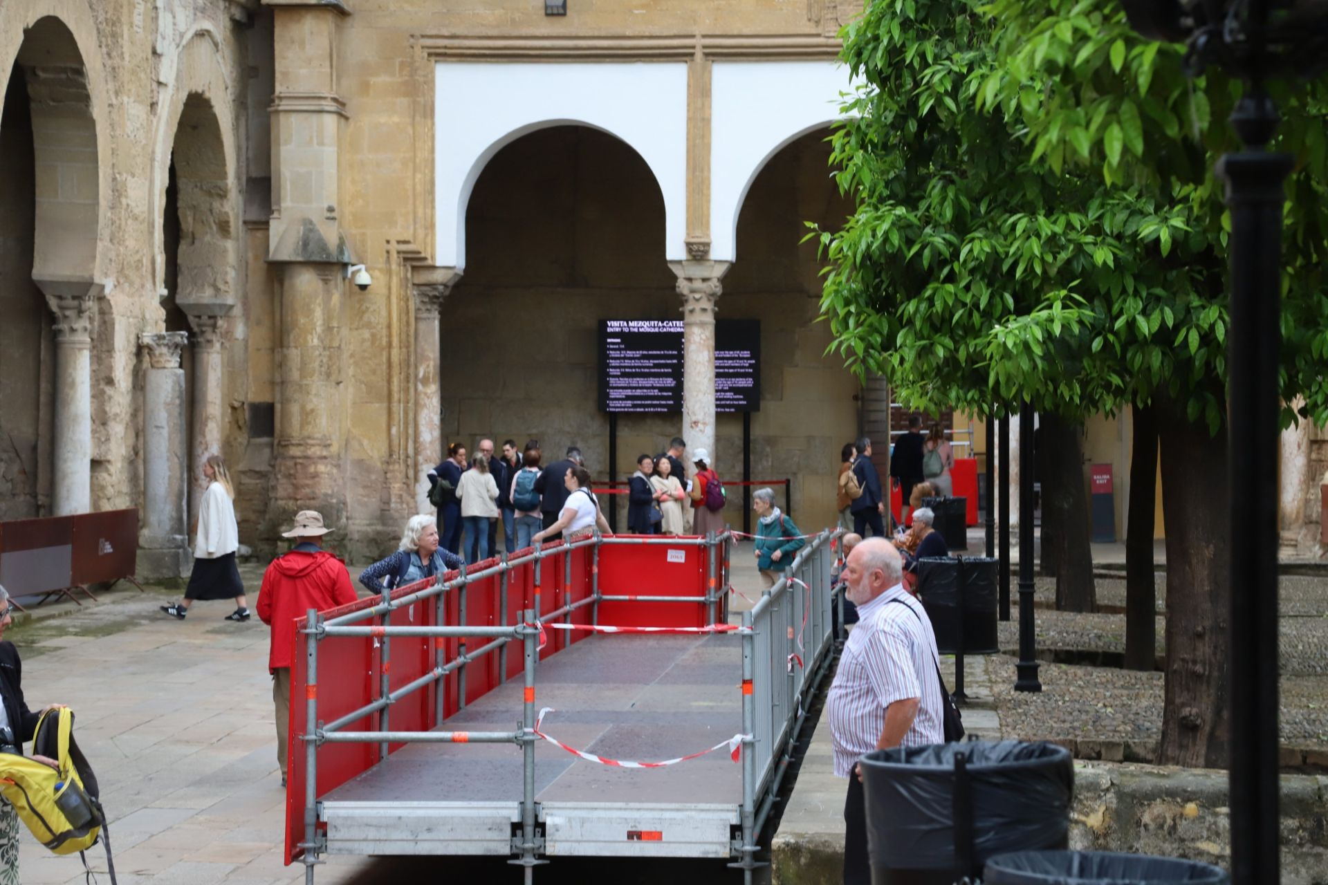 En imágenes, el montaje final de la carrera oficial de la Semana Santa de Córdoba 2025