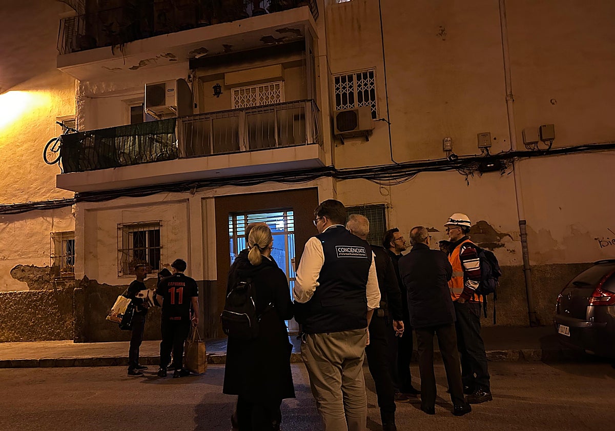 Imagen del edificio desalojado por motivos de seguridad en Elche, Alicante