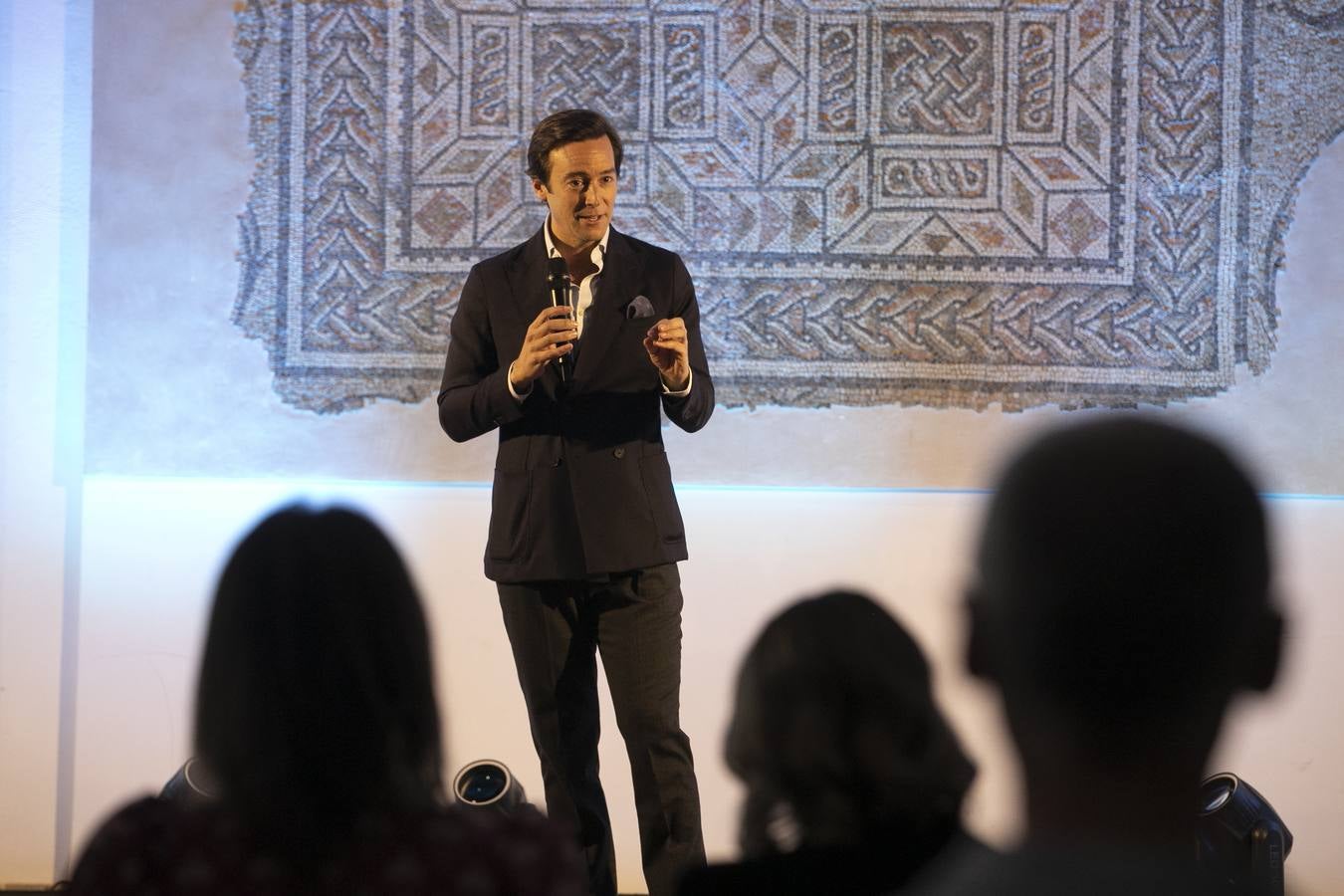 La sugestiva exposición &#039;Raíces&#039; de Pablo Borrego en la Fundación Gala, en imágenes