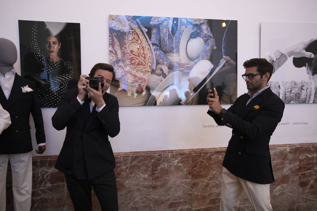 La sugestiva exposición &#039;Raíces&#039; de Pablo Borrego en la Fundación Gala, en imágenes