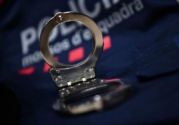 Detenido un entrenador de fútbol de Tarragona por pedir fotos sexuales a menores