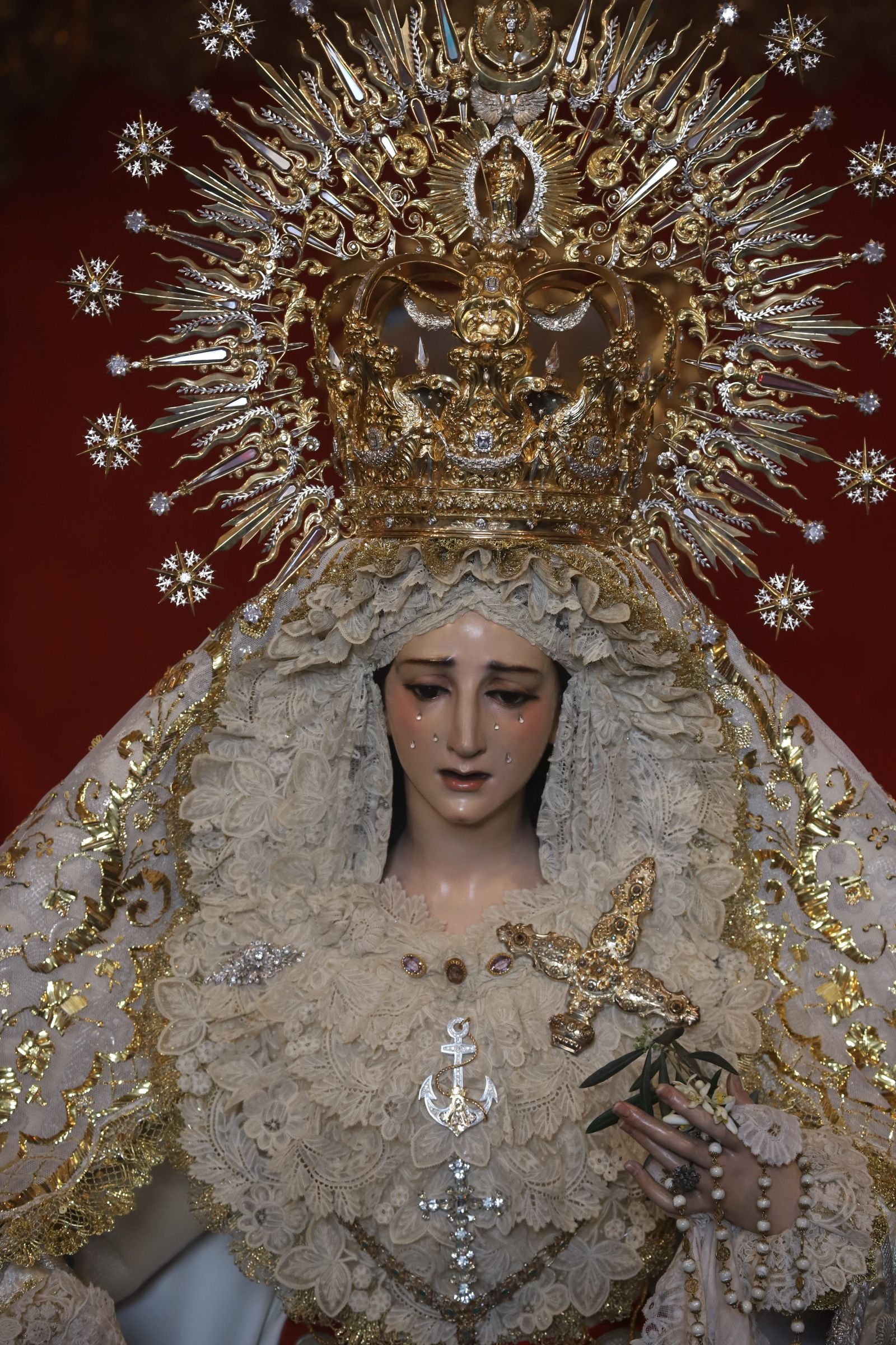 El devoto besamanos de la Virgen de la Paz en Córdoba, en imágenes