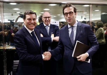 Mañueco reclama «unidad» ante la «tormenta geopolítica» de Trump