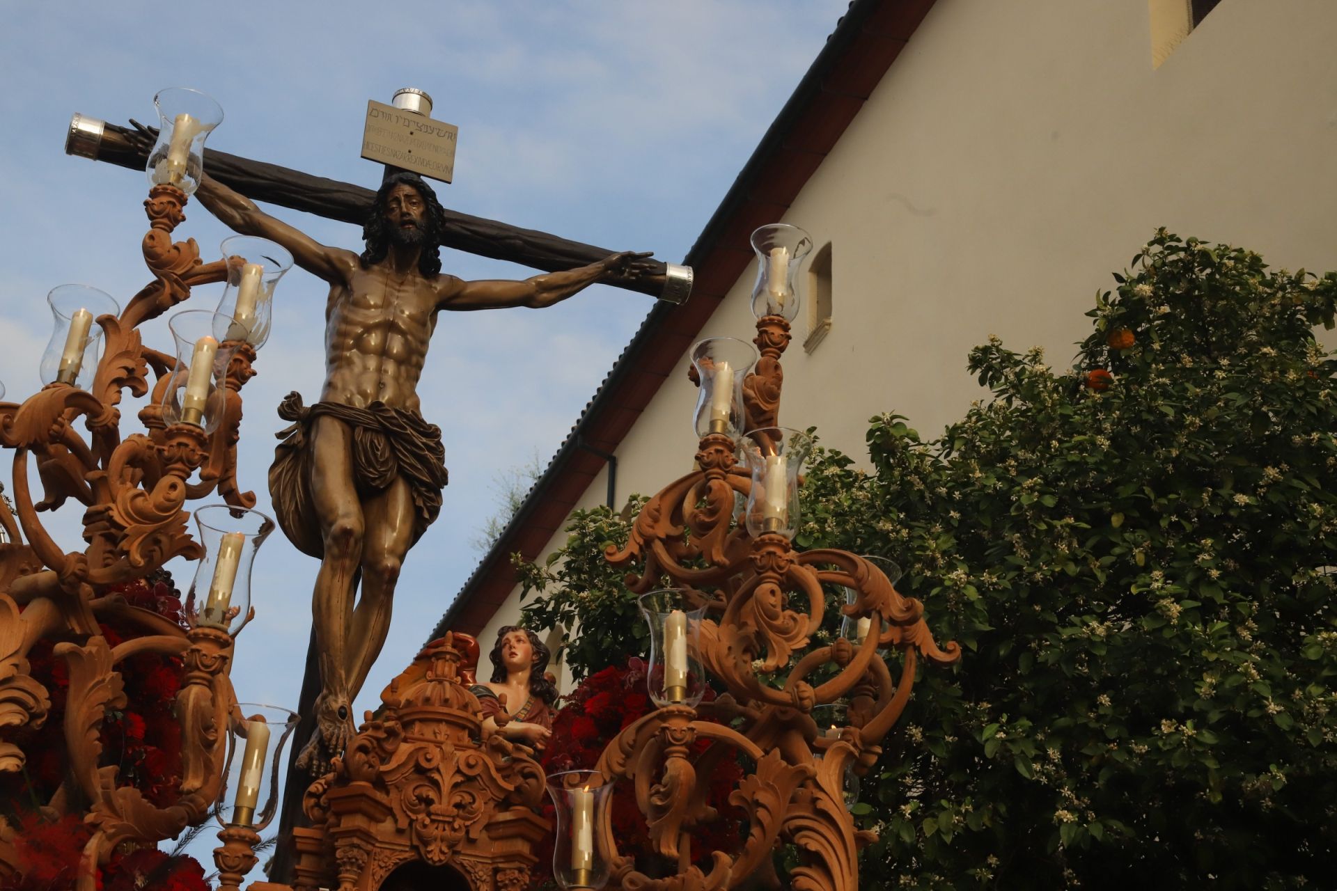 La espiritual procesión del Cristo de la Providencia de Córdoba, en imágenes