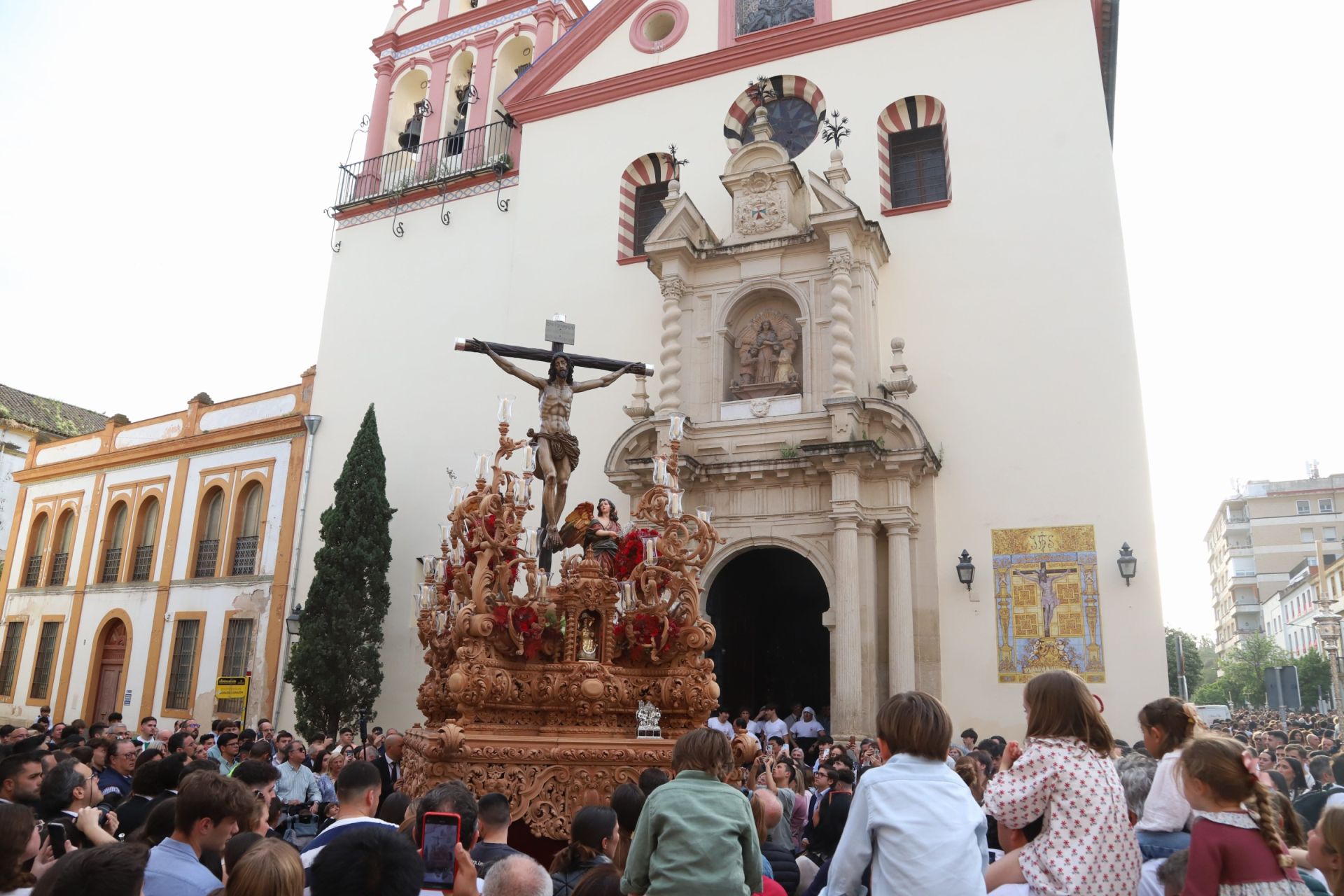 La espiritual procesión del Cristo de la Providencia de Córdoba, en imágenes