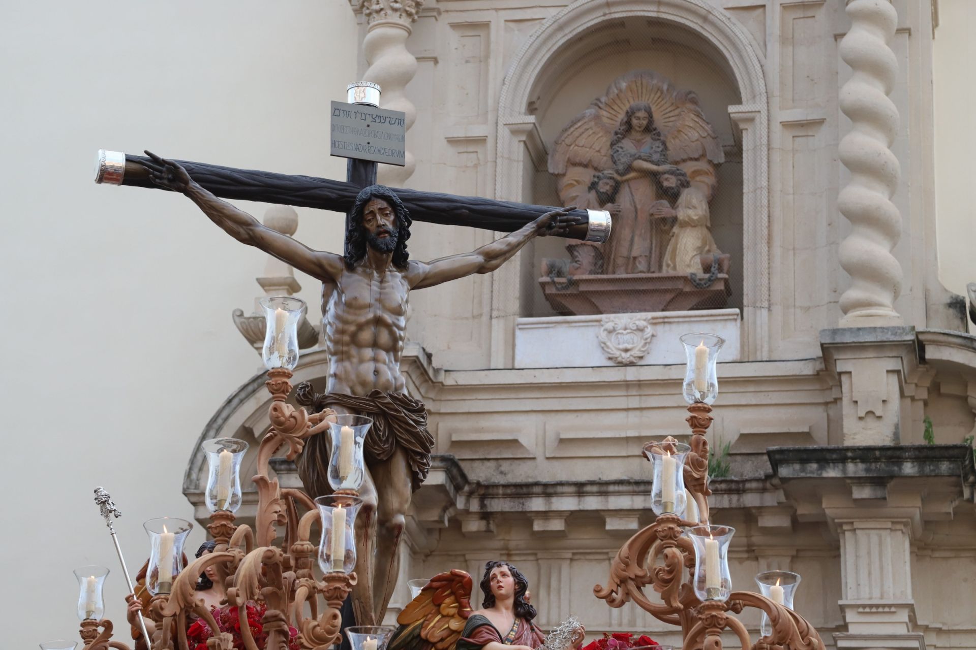 La espiritual procesión del Cristo de la Providencia de Córdoba, en imágenes