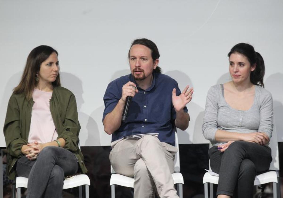 Iglesias, flanqueado por Belarra y Montero, en la presentación del programa electoral de Podemos para las generales de noviembre 2019