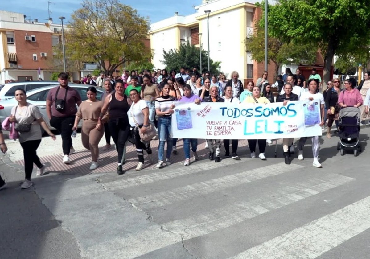 Concentración por la chica ya localizada hace unas semanas