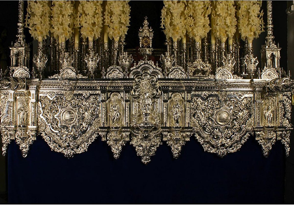 El respiradero frontal, obra de Hermanos Delgado