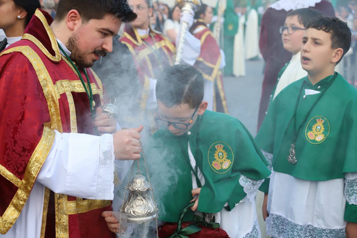 La fervorosa procesión de la cofradía de la O en Córdoba, en imágenes