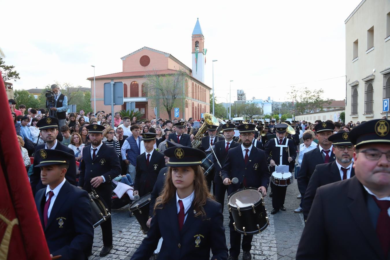 La fervorosa procesión de la cofradía de la O en Córdoba, en imágenes