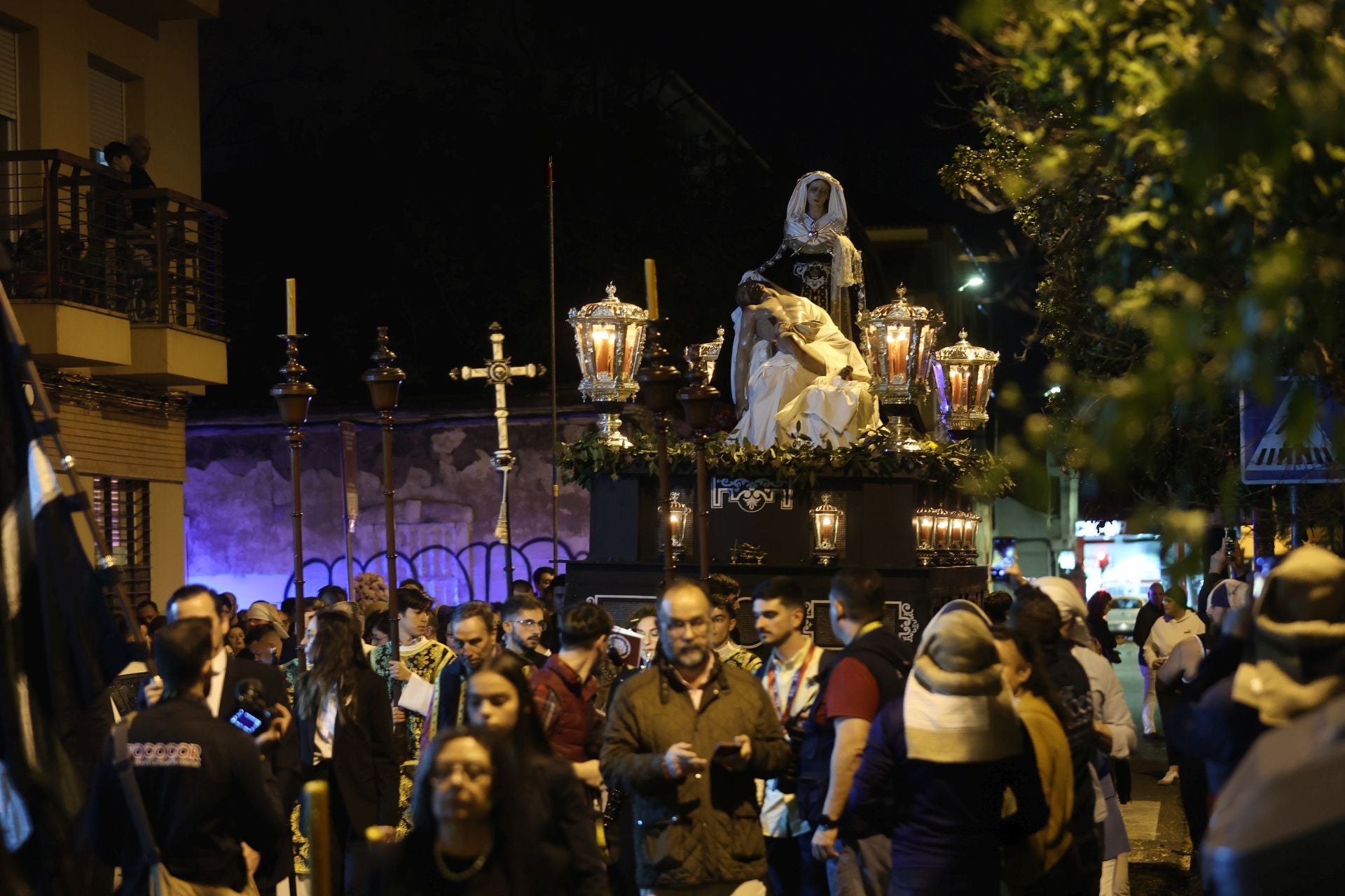 La íntima procesión del Traslado al Sepulcro de Córdoba, en imágenes