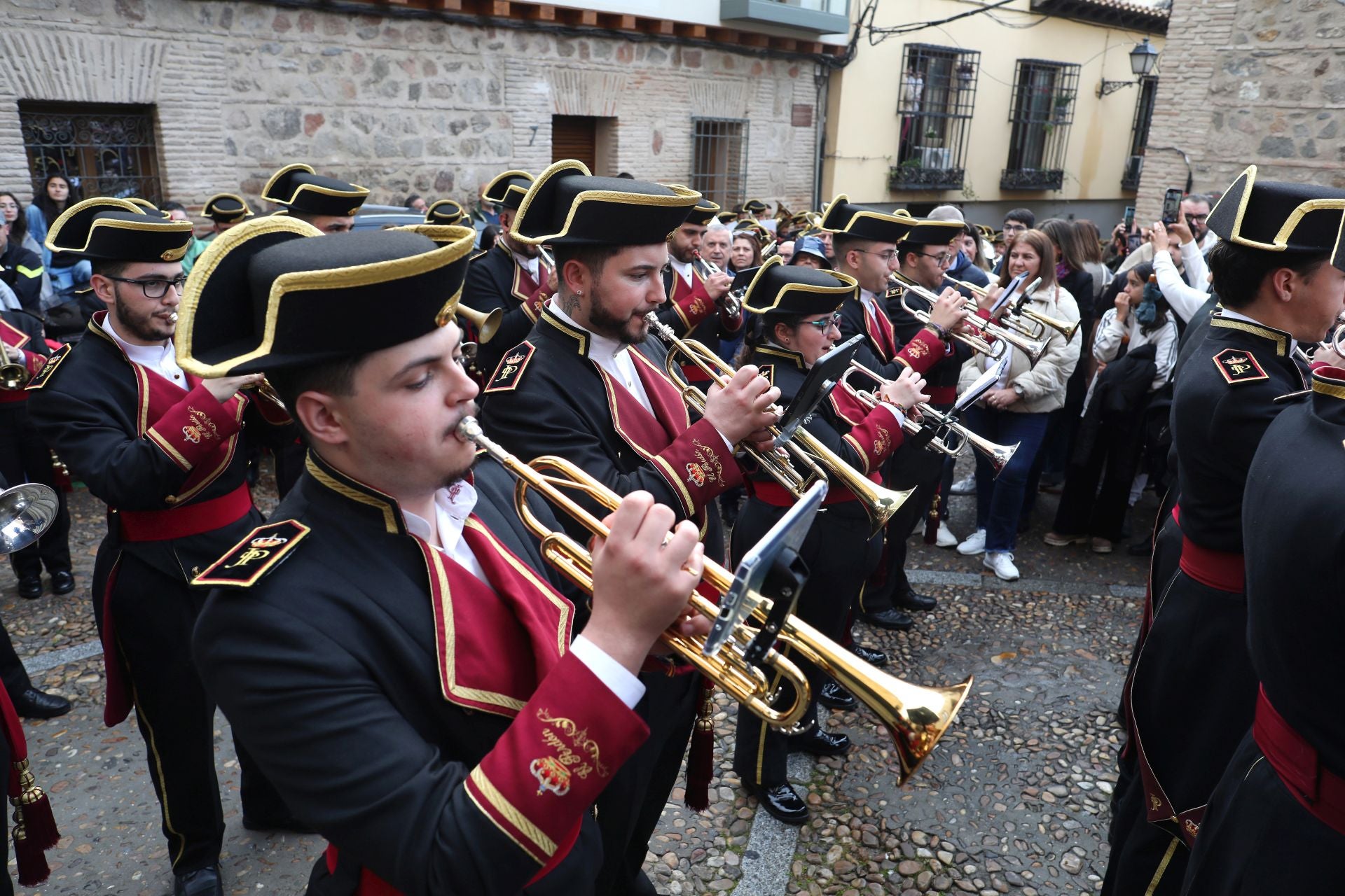 La emocionante procesión del Santo Encuentro de Toledo, en imágenes