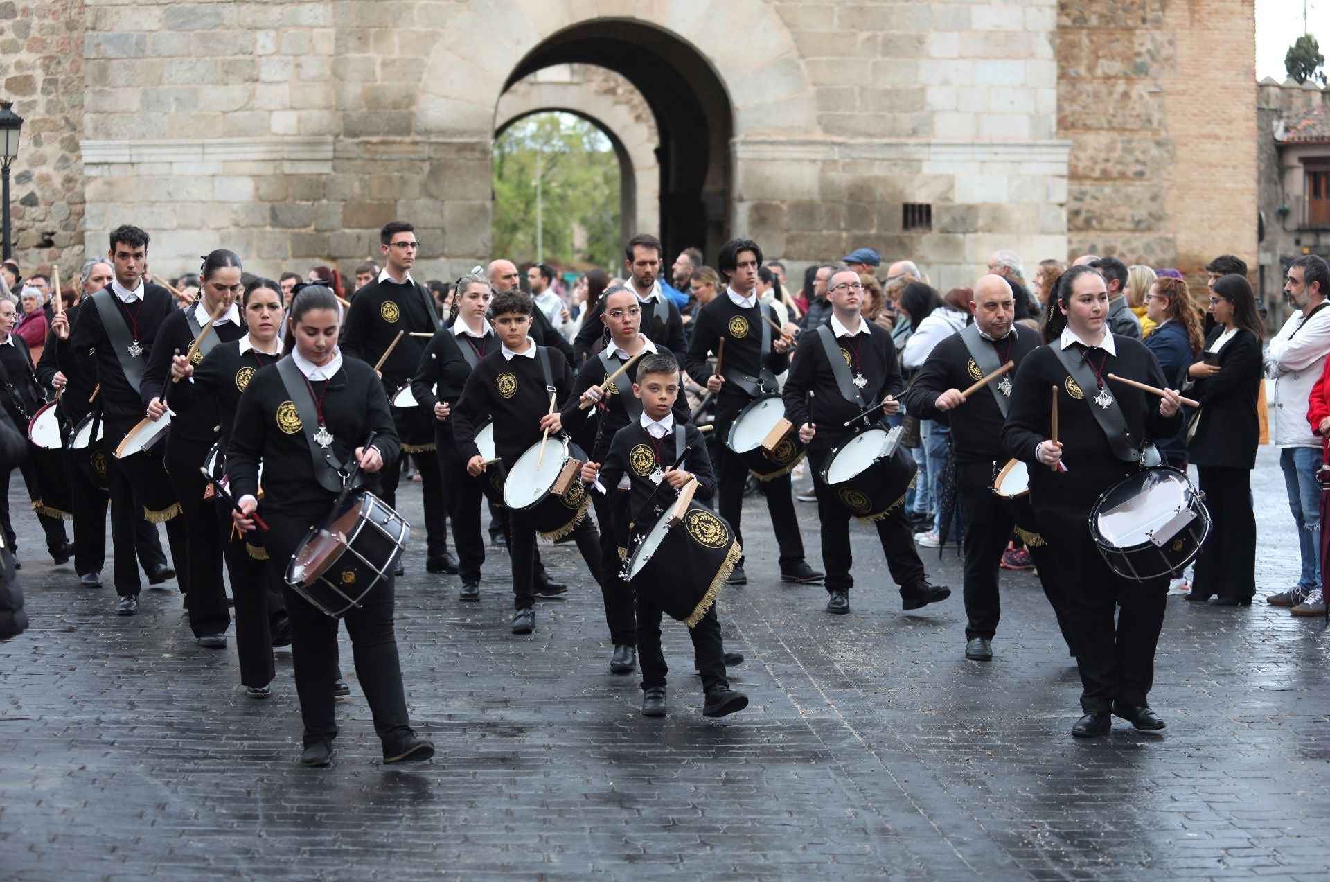 La emocionante procesión del Santo Encuentro de Toledo, en imágenes