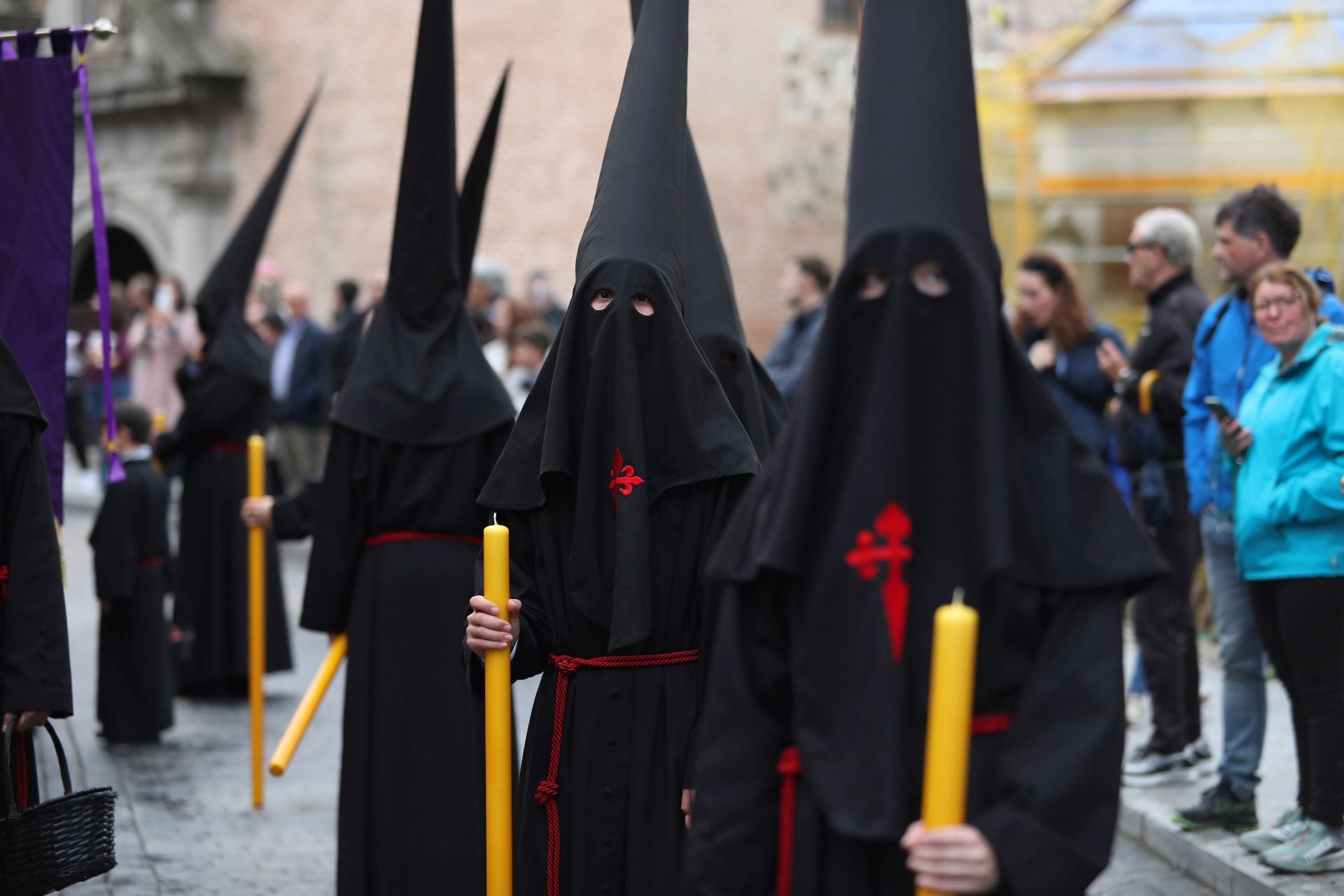 La emocionante procesión del Santo Encuentro de Toledo, en imágenes