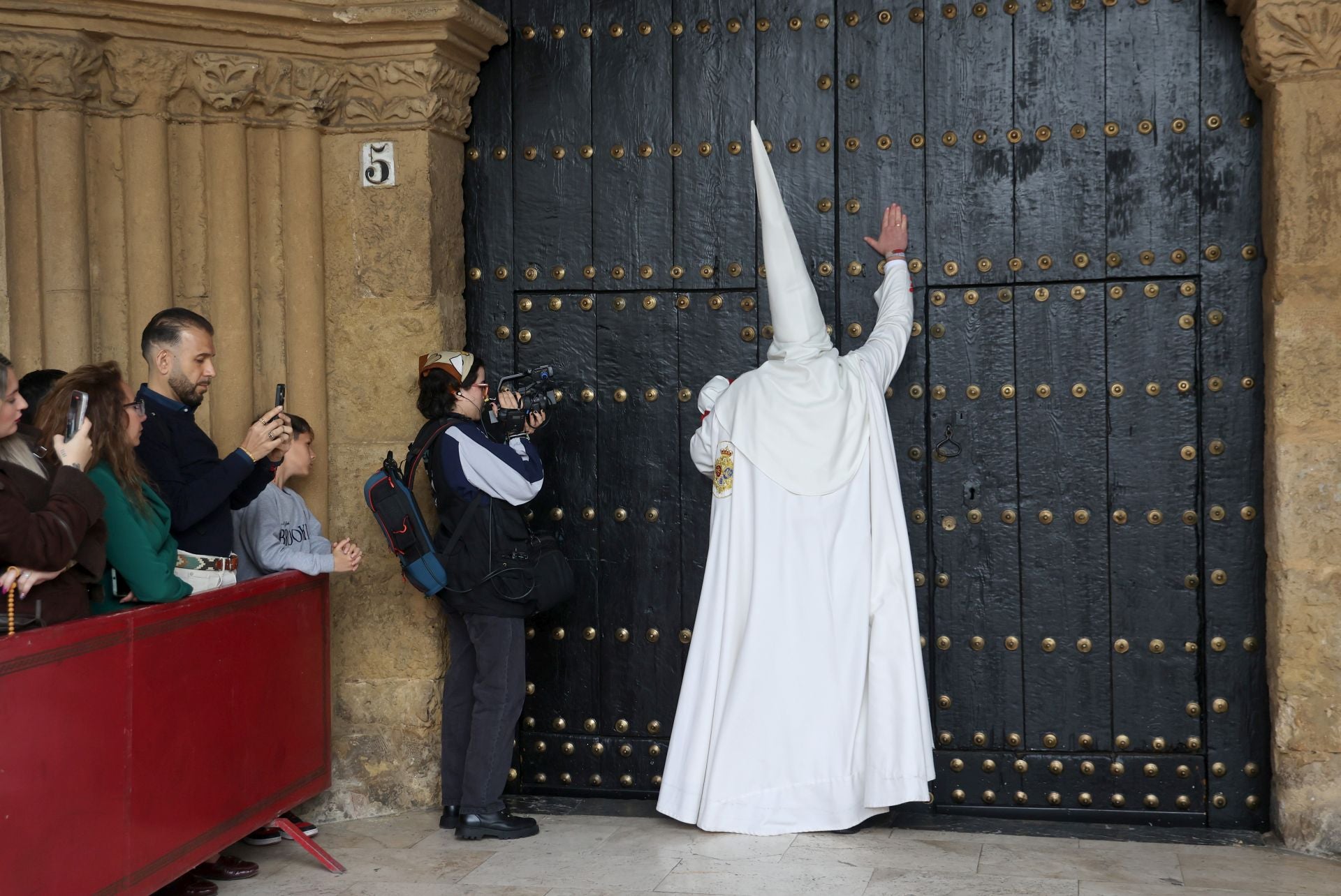La ilusionante salida de la Borrquita el Domingo de Ramos en Córdoba, en imágenes