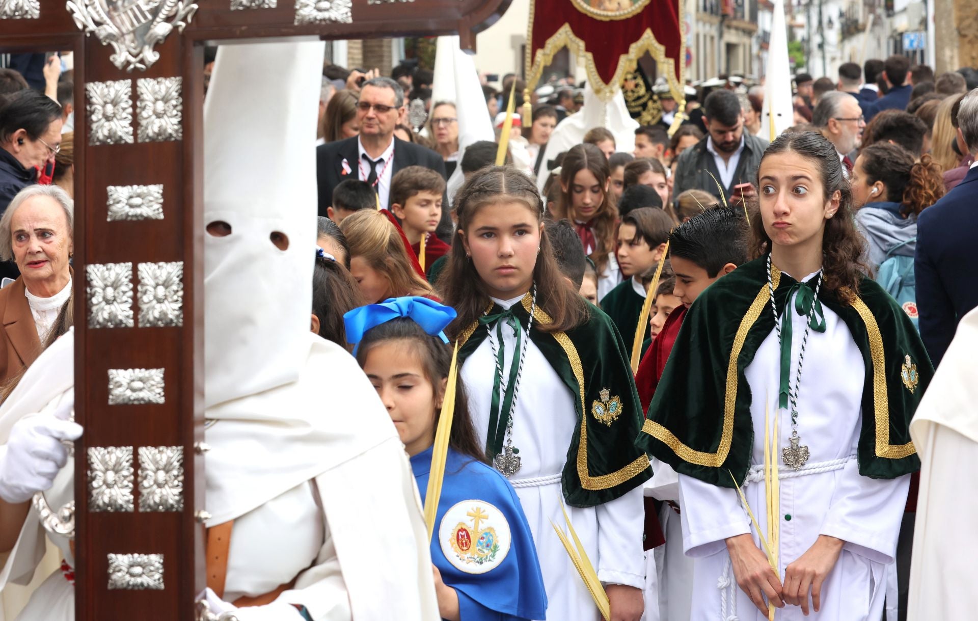 La ilusionante salida de la Borrquita el Domingo de Ramos en Córdoba, en imágenes
