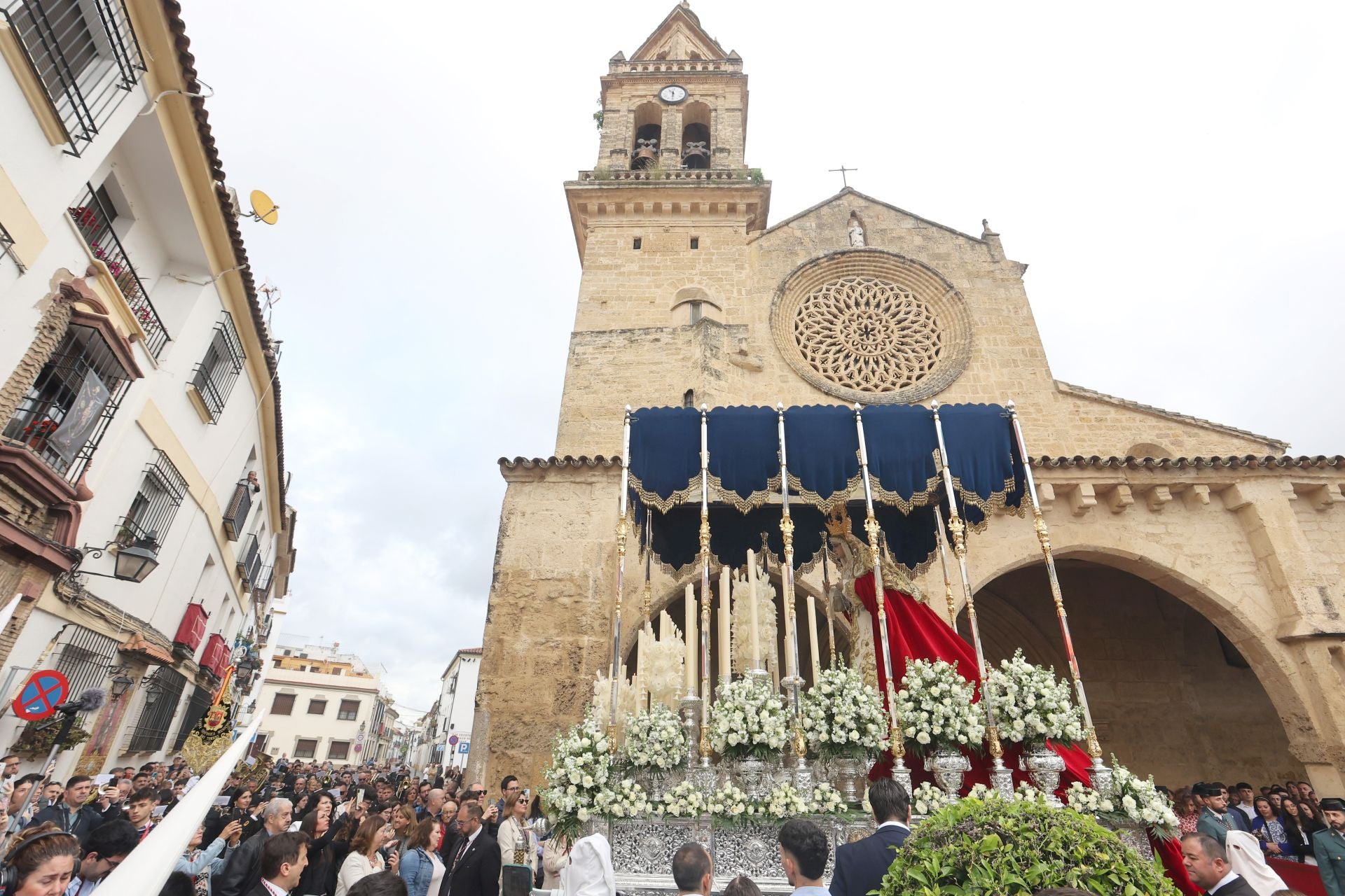 La ilusionante salida de la Borrquita el Domingo de Ramos en Córdoba, en imágenes