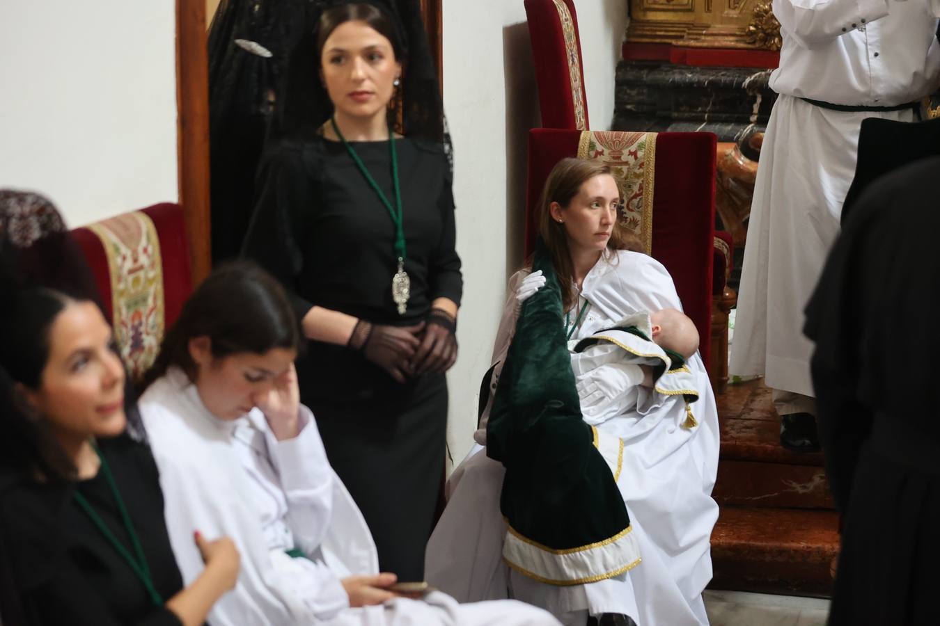 La emotiva procesión de la Esperanza de Córdoba, en imágenes