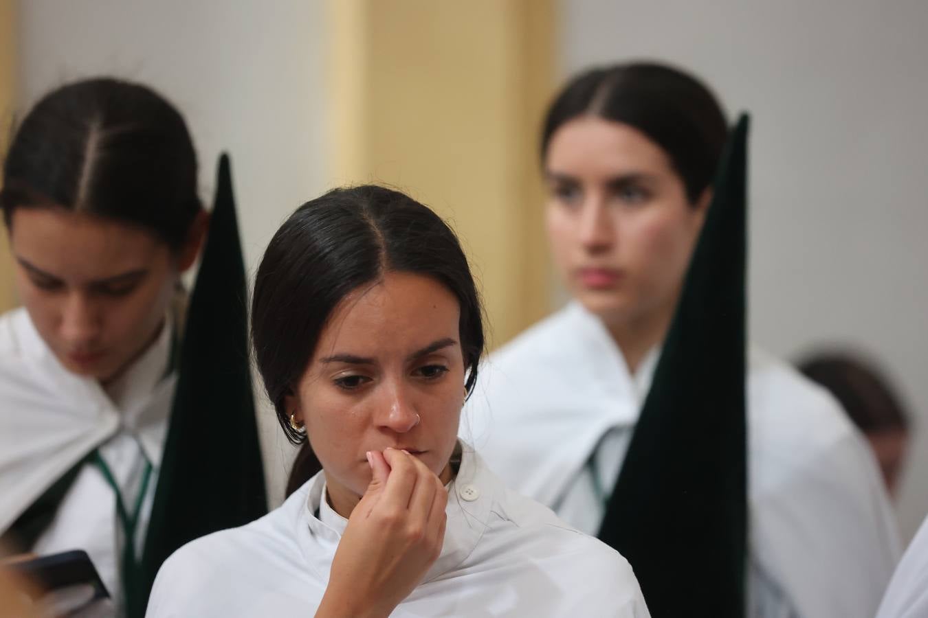 La emotiva procesión de la Esperanza de Córdoba, en imágenes
