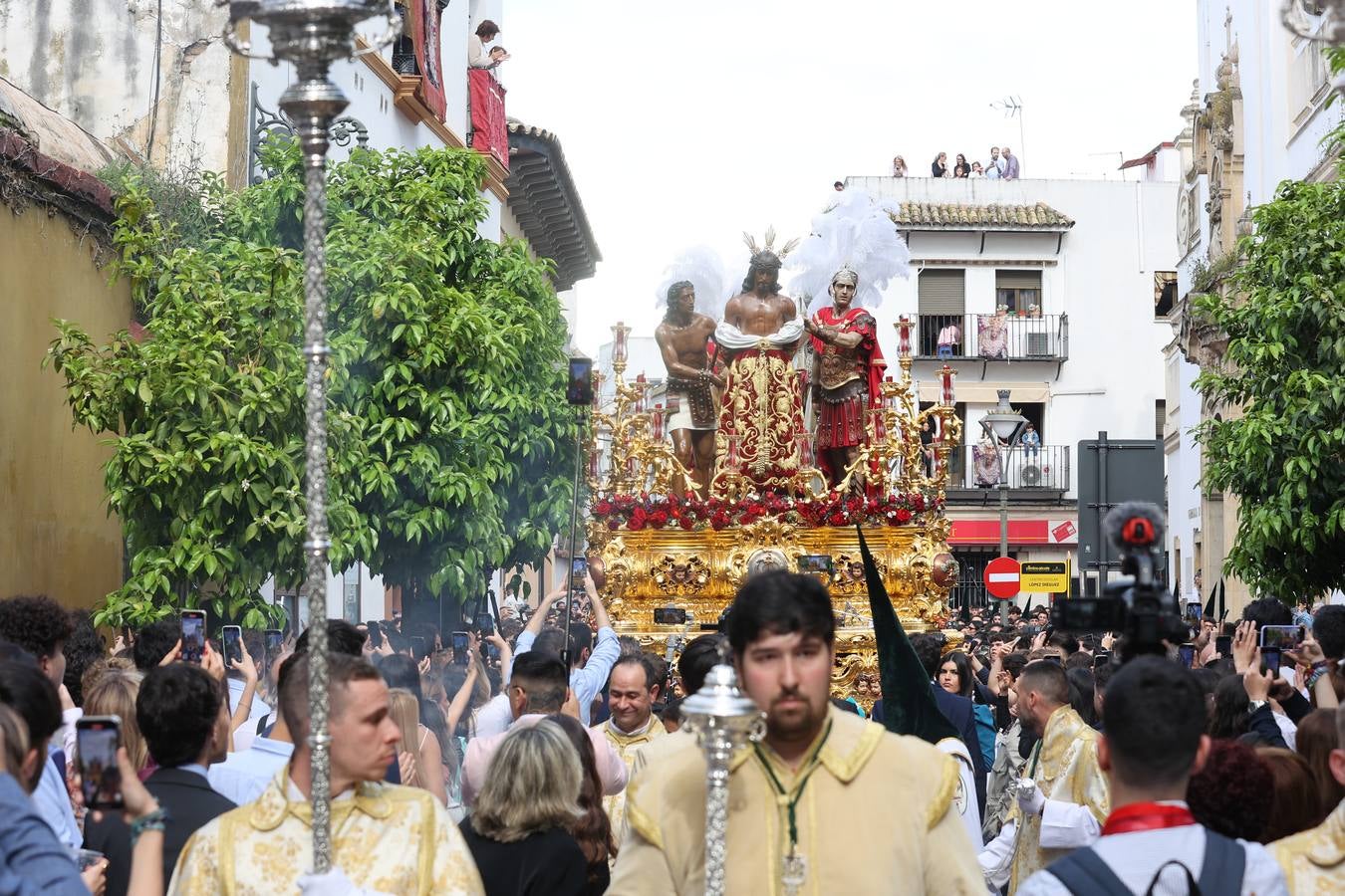 La emotiva procesión de la Esperanza de Córdoba, en imágenes