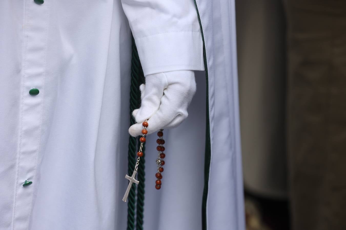 La emotiva procesión de la Esperanza de Córdoba, en imágenes
