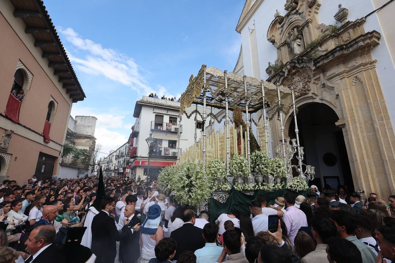 La emotiva procesión de la Esperanza de Córdoba, en imágenes