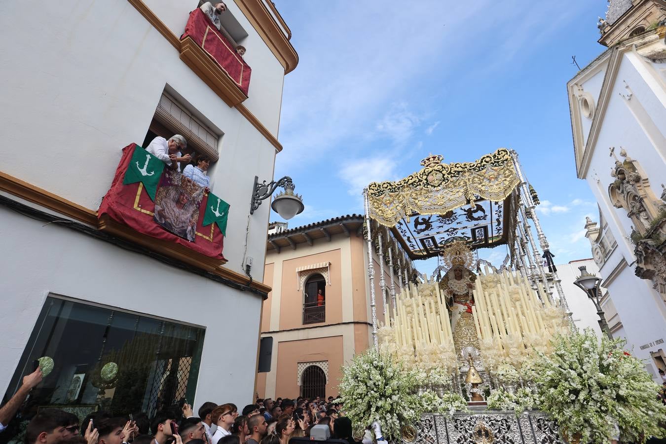 La emotiva procesión de la Esperanza de Córdoba, en imágenes