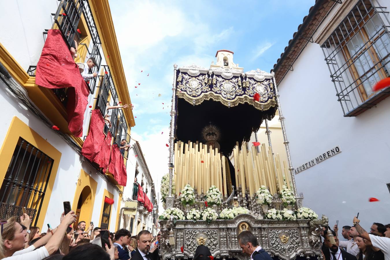 El sentido cortejo de las Penas de Santiago de Córdoba, en imágenes