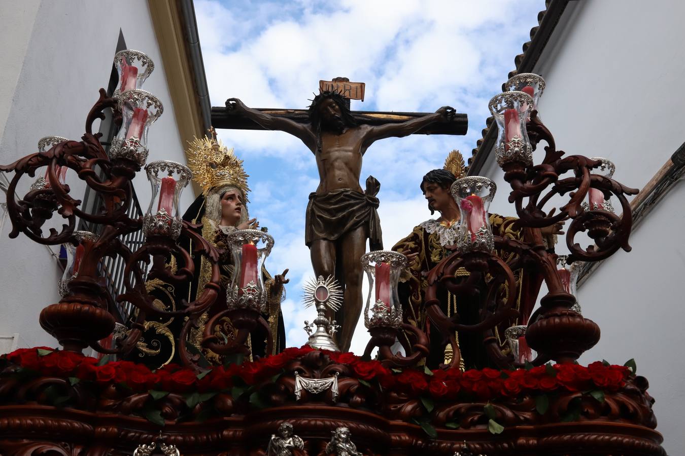 El sentido cortejo de las Penas de Santiago de Córdoba, en imágenes