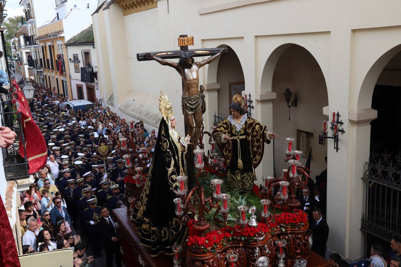 El sentido cortejo de las Penas de Santiago de Córdoba, en imágenes
