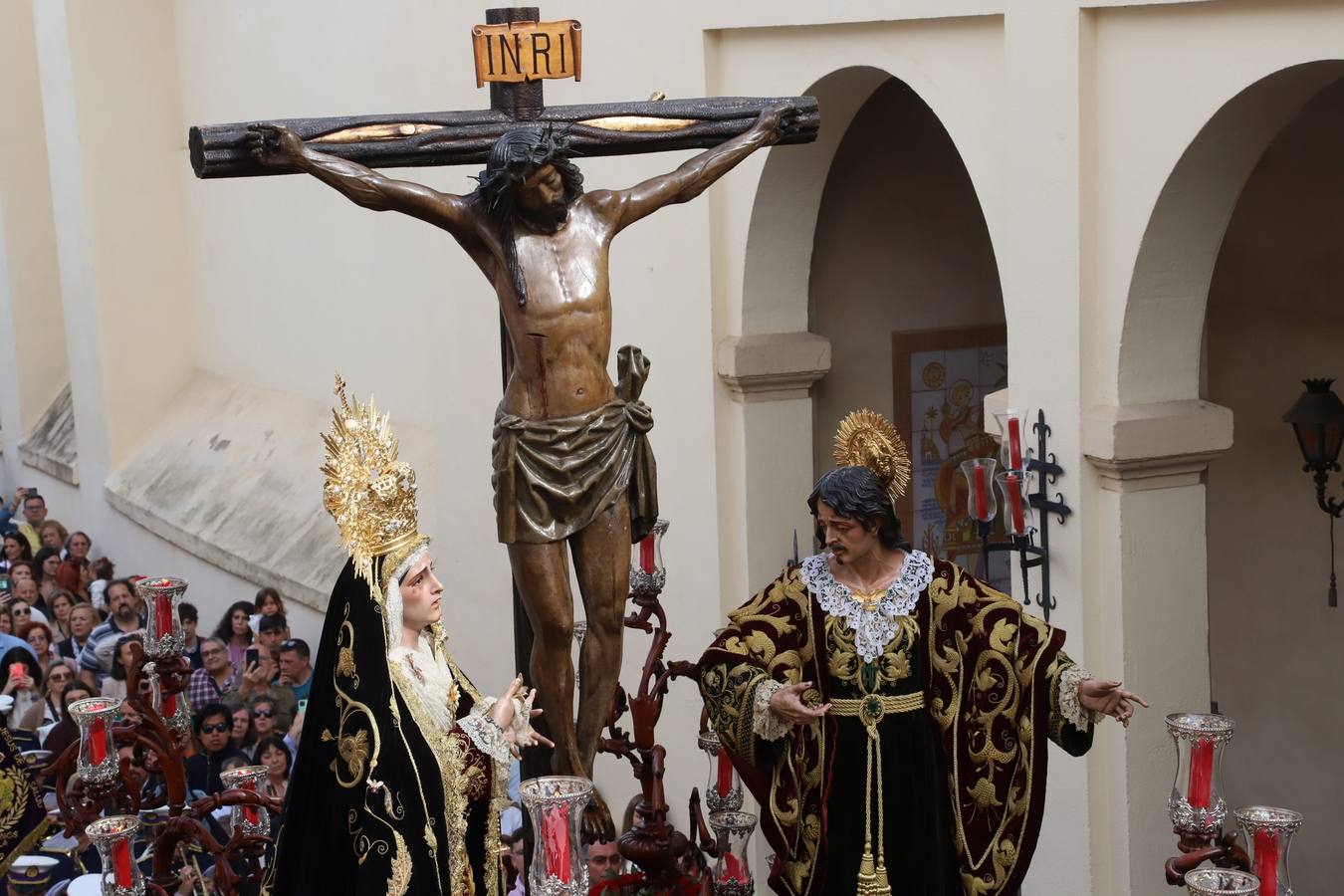 El sentido cortejo de las Penas de Santiago de Córdoba, en imágenes