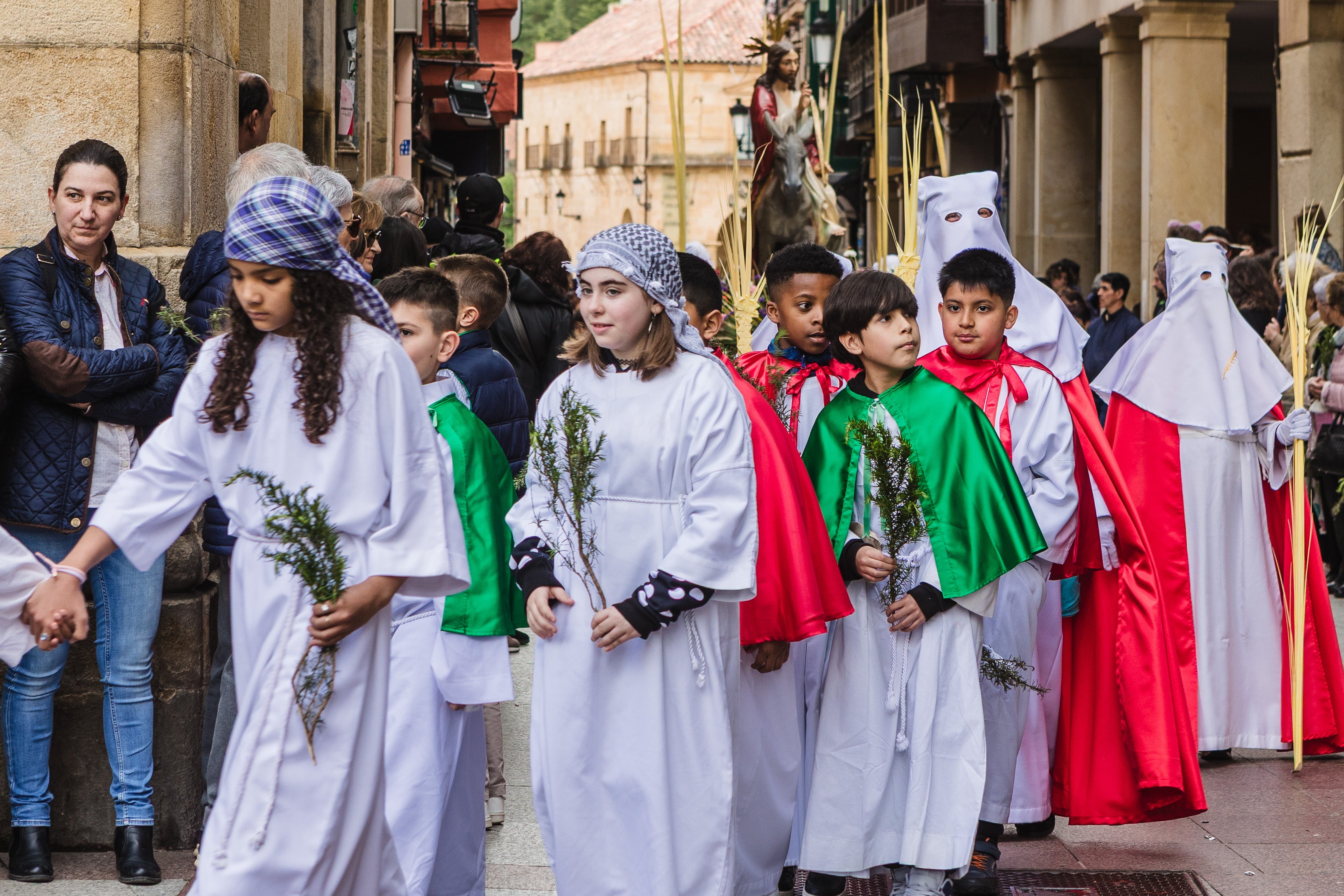 Los niños, protagonistas de la procesión de Soria
