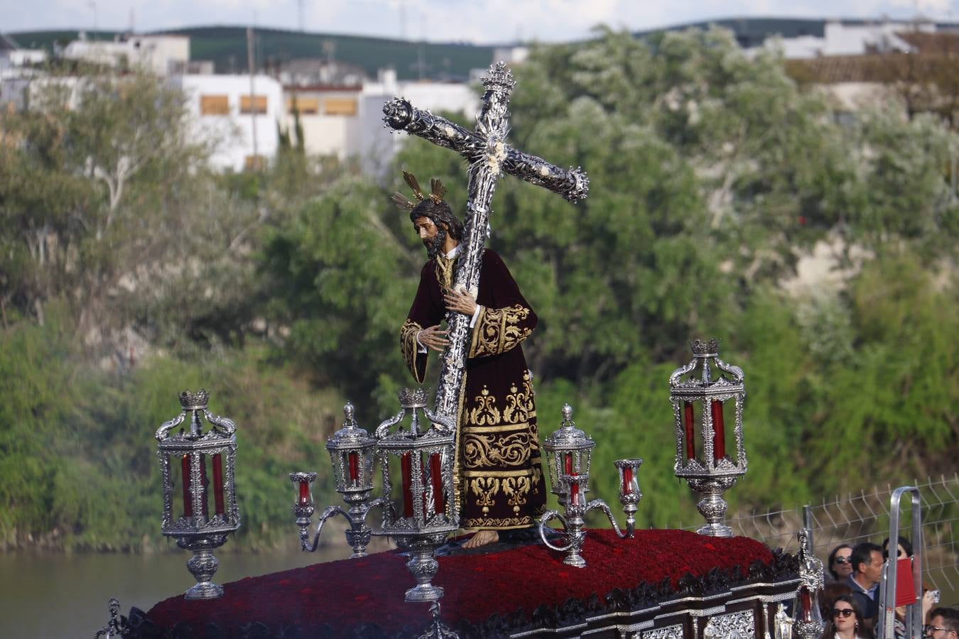 La clásica estación de penitencia de Vera-Cruz, en imágenes