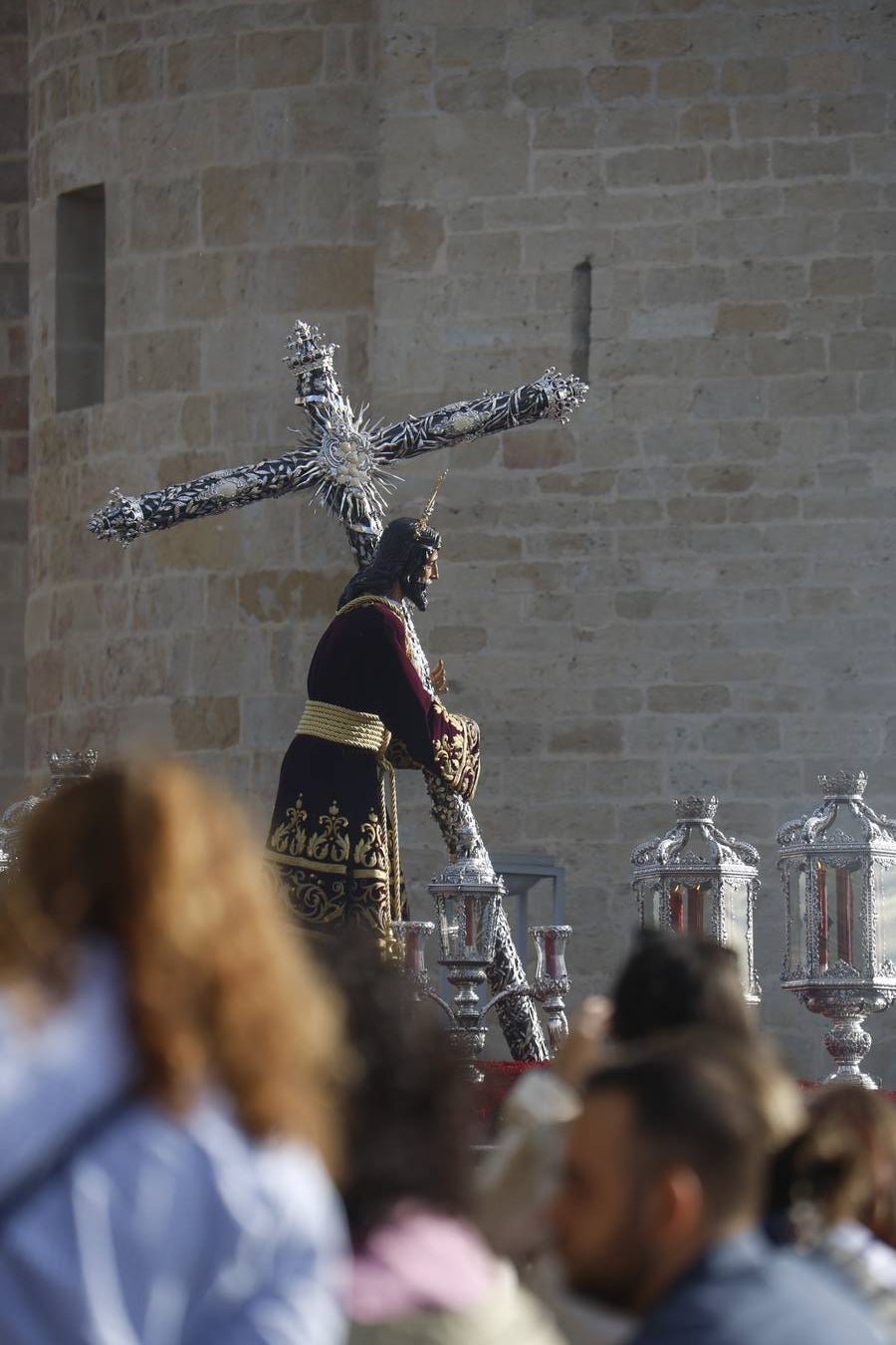 La clásica estación de penitencia de Vera-Cruz, en imágenes